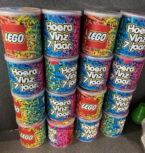 Pringles wikkel lego blokjes zelf maken traktatie